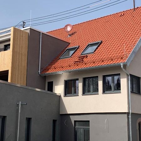 Gaestehaus Hirsch 93 Straubenhardt ภายนอก รูปภาพ