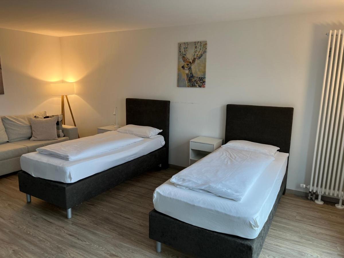 Gaestehaus Hirsch 93 Straubenhardt ภายนอก รูปภาพ