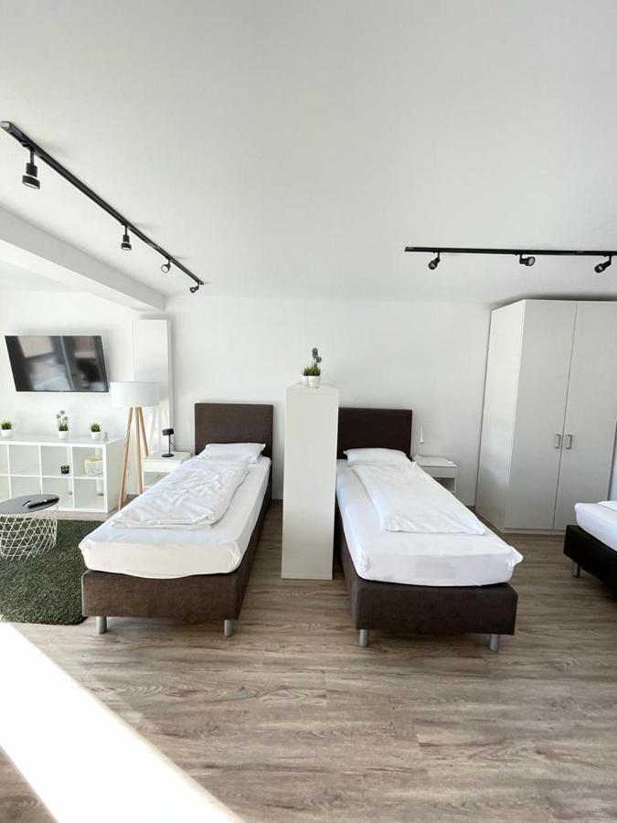 Gaestehaus Hirsch 93 Straubenhardt ภายนอก รูปภาพ